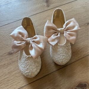 H&M Kids Cream Dress Shoes with Cream Bows